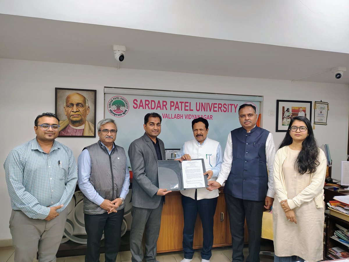 spunivgujarat's tweet image. An MoU has been signed between SPU, SPSEC) and Innodesk Designovation Services to promote innovation, research-driven mentorship, and capacity building nurturing a vibrant innovation &amp;amp; entrepreneurship ecosystem.
#MoUSigning
#InnovationEcosystem #En #SPU