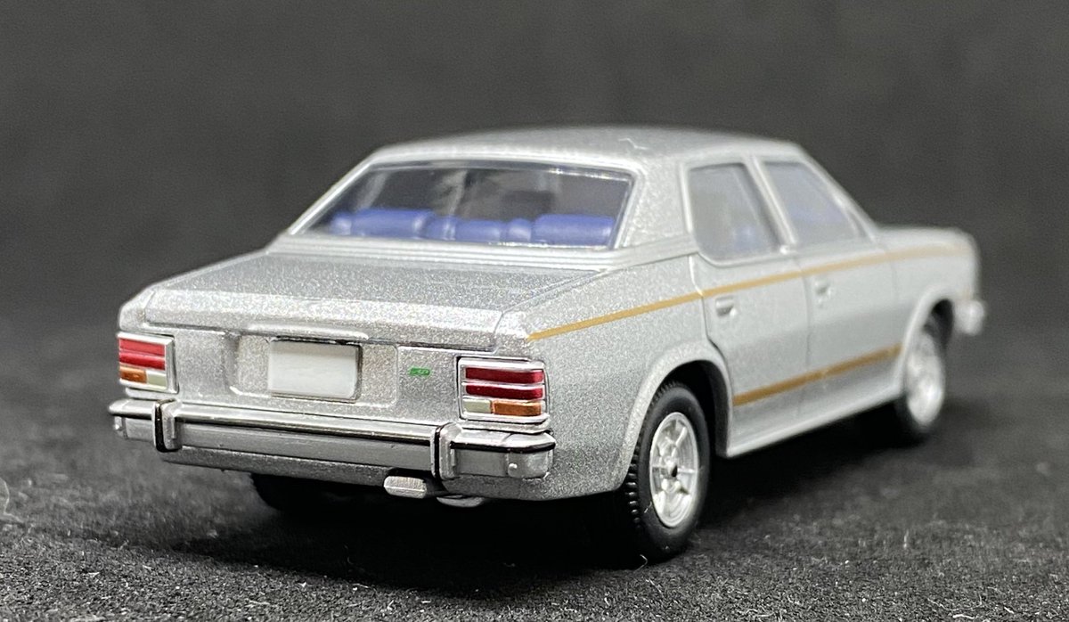 トミカリミテッドヴィンテージネオ『マツダ ルーチェ レガート