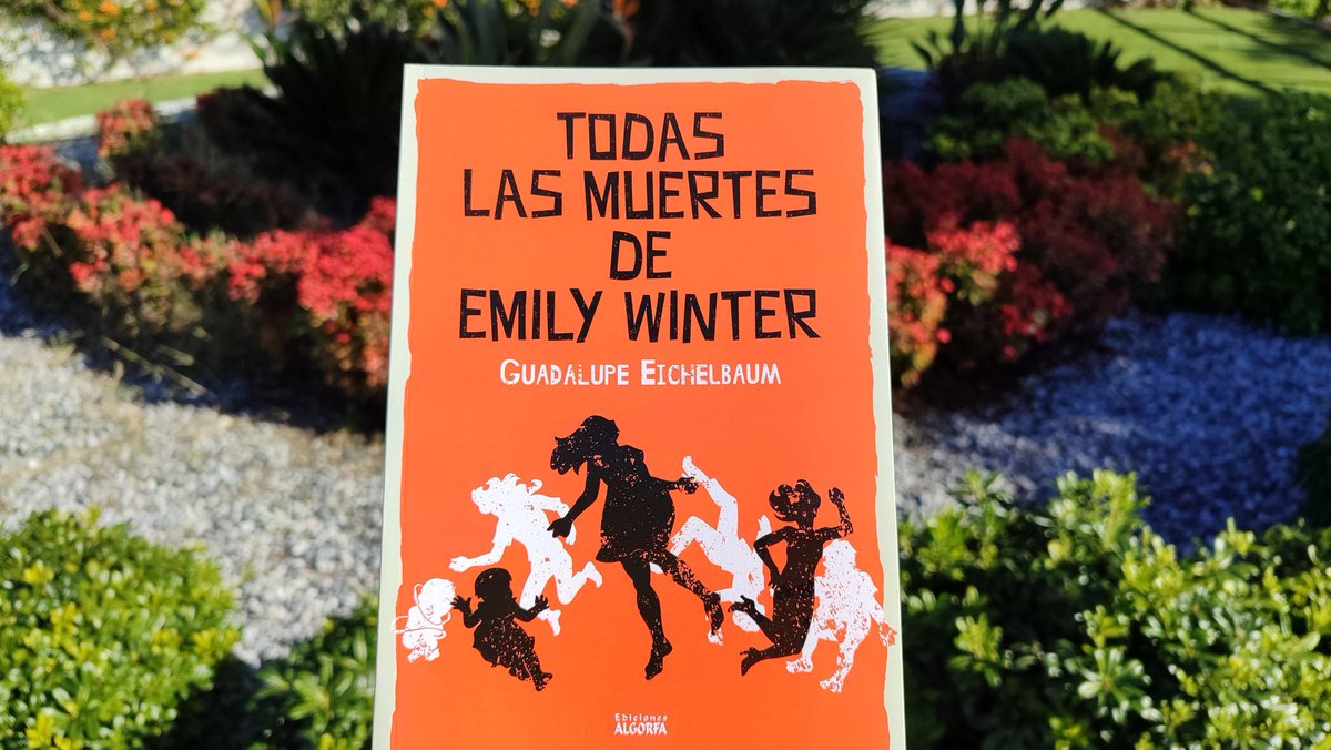 IslaMilPalabras's tweet image. Una novela distinta, desconcertante y desasosegante que te da mucho que pensar acerca de la delgada línea que hay entre la vida y la muerte y la suerte que tenemos de estar a un lado  u otro. De @geichelbaum en @edALGORFA 
laisladelasmilpalabras.blogspot.com/2026/01/todas-…