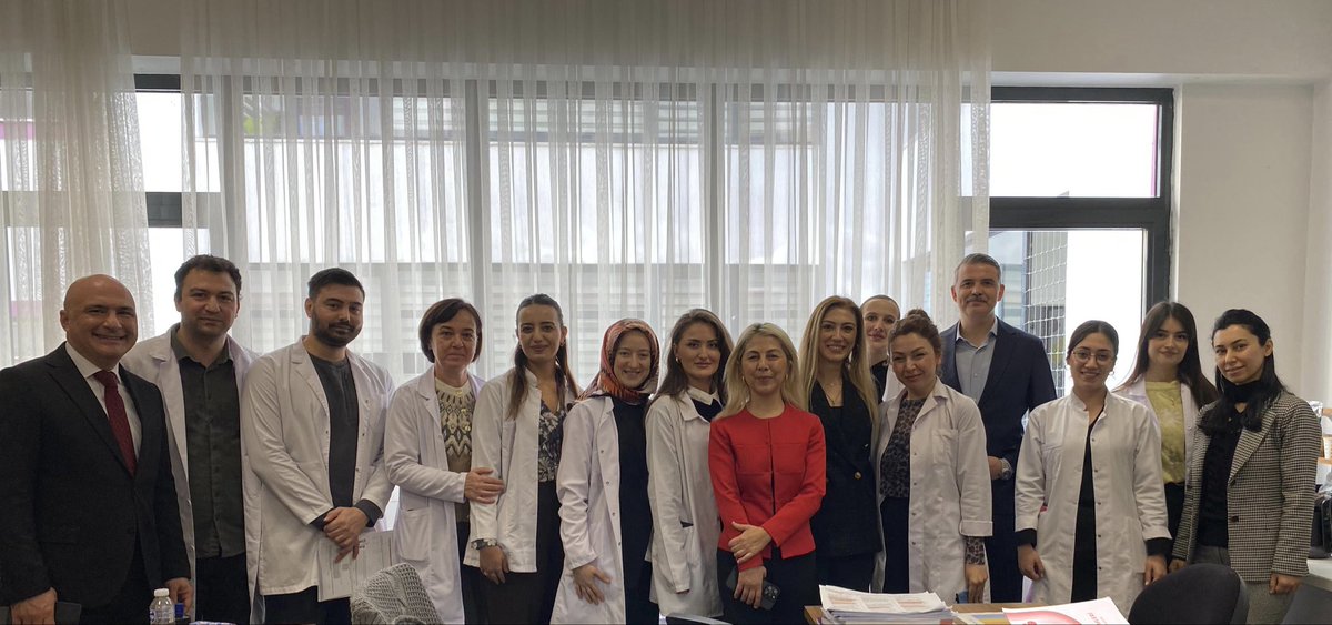 Genel Müdürümüz Dr. Özlem Koç ve Genel Müdür Yardımcılarımız, Kocaeli Kampüsümüzün yeni yerleşkesinde; kurucu temsilcimiz, kampüs yöneticilerimiz, öğretmenlerimiz ve öğrencilerimizle bir araya geldi.

#BahçeşehirKoleji ❤️💙