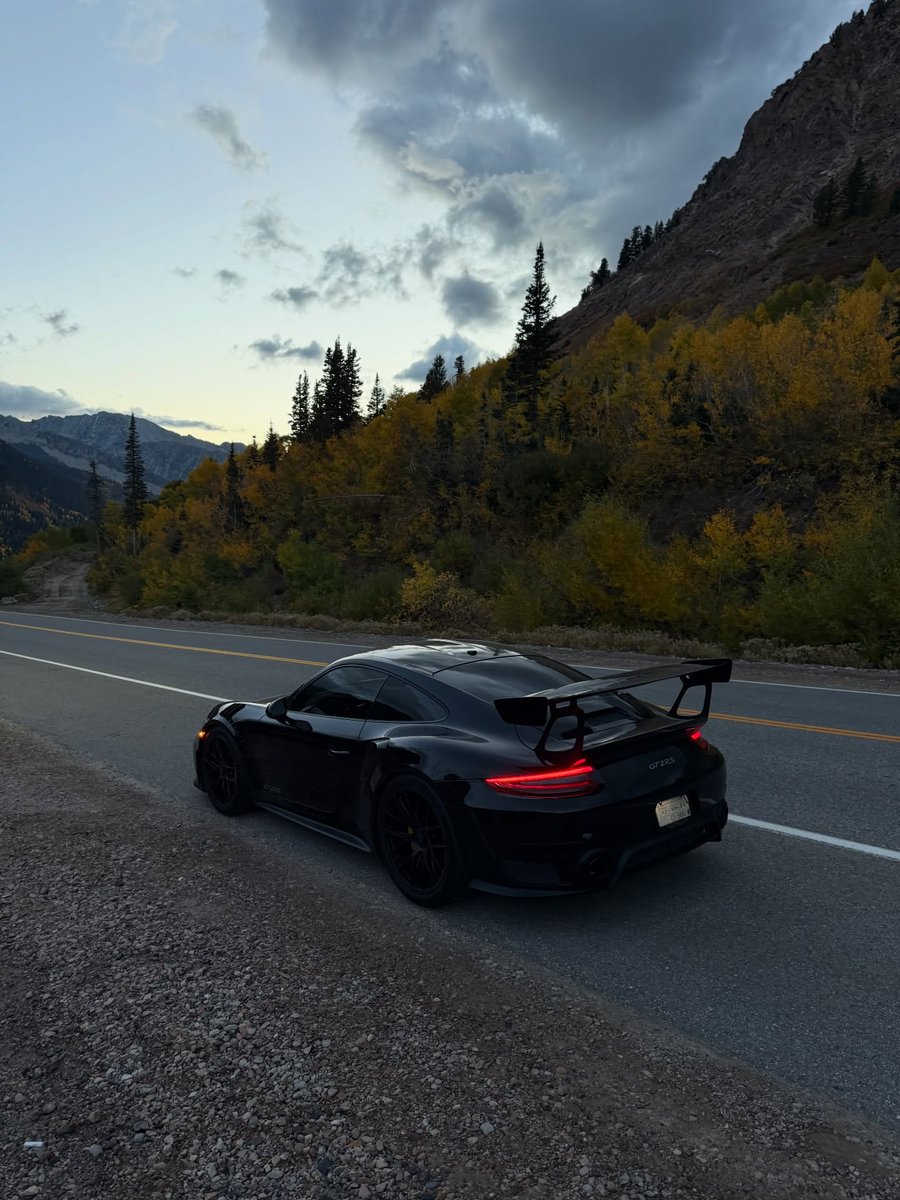 competitionreal's tweet image. Porsche 911 GT2 RS 🖤