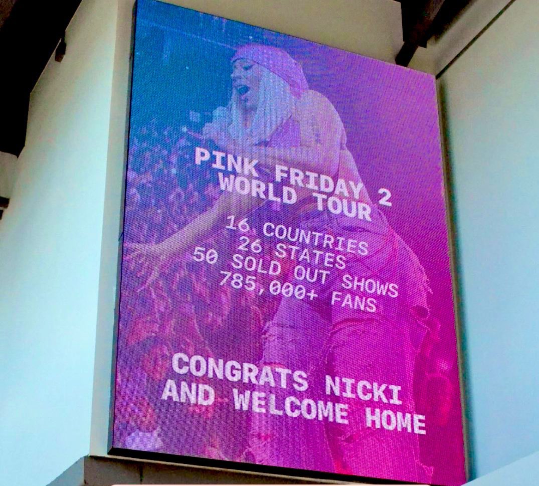 papiionika's tweet image. 50 SOLD OUT SHOWS