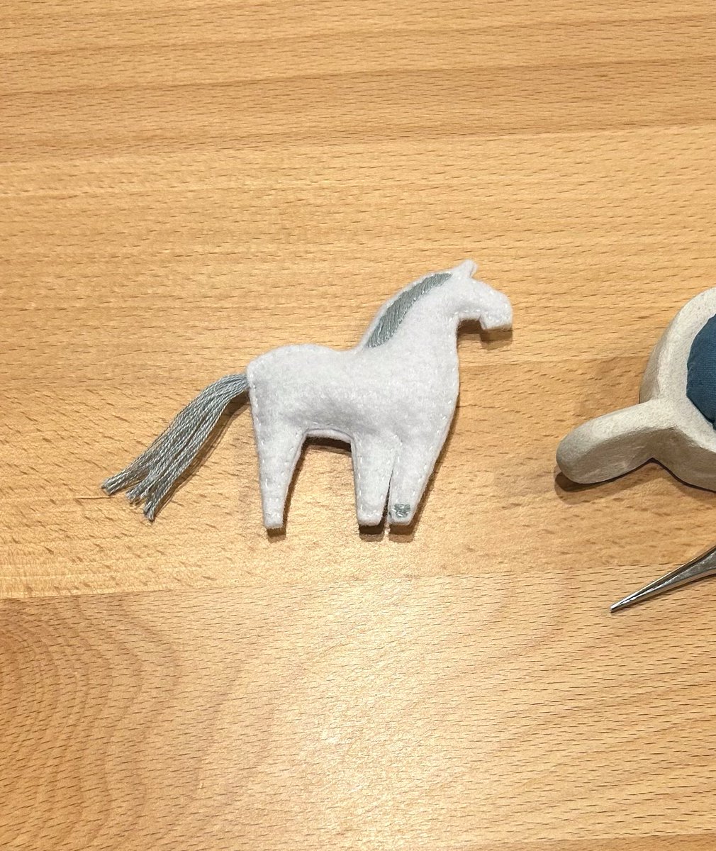 思いつきで馬キーホルダーを制作中