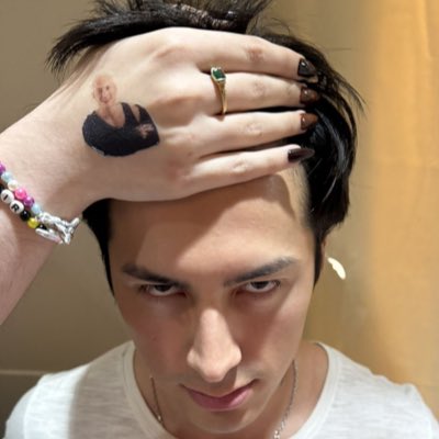 sunbleachedfli3's tweet image. amidst this ongoing mass hysteria #NewProfilePic