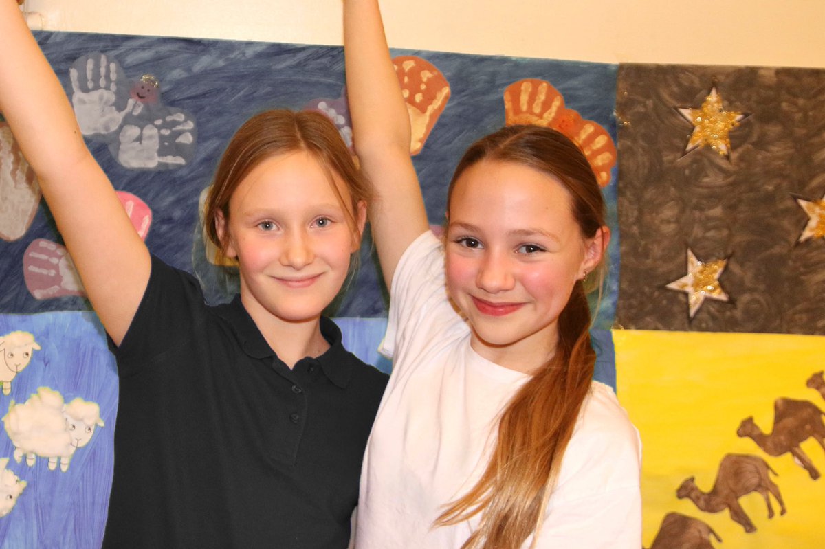 Join our singers and dancers in our Musical Theatre Classes! 🪩🎤 

If your child has a passion for performance and would like to come for a free trial session, we’d love to see them tomorrow at 6pm-7.30pm at the Peel Centre in Dronfield 🧡 

💻 minivertheatre.com/miniveracademy