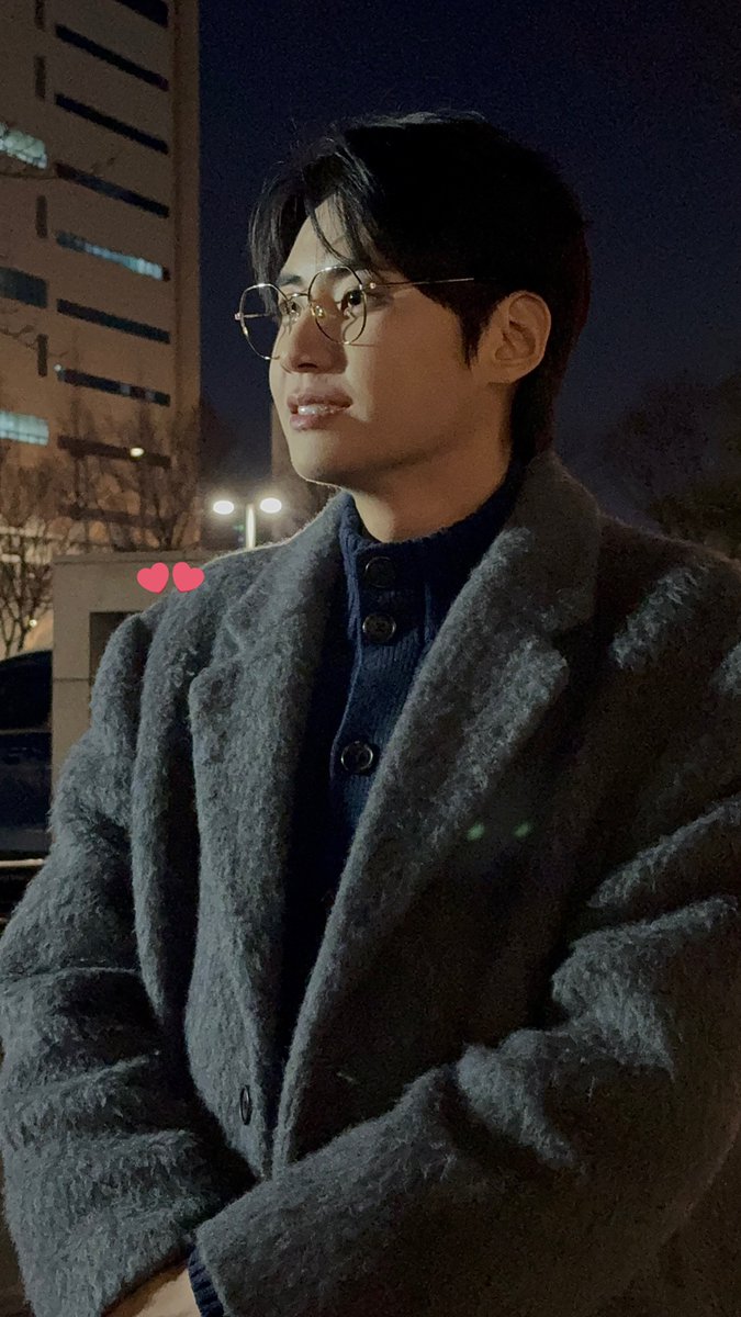 wsjhsymhhj's tweet image. 원래 잘 생겼지만 
오늘은 더더더더 잘생겼음
어쩐지 오늘 와야겠더라고
행복했다 💙