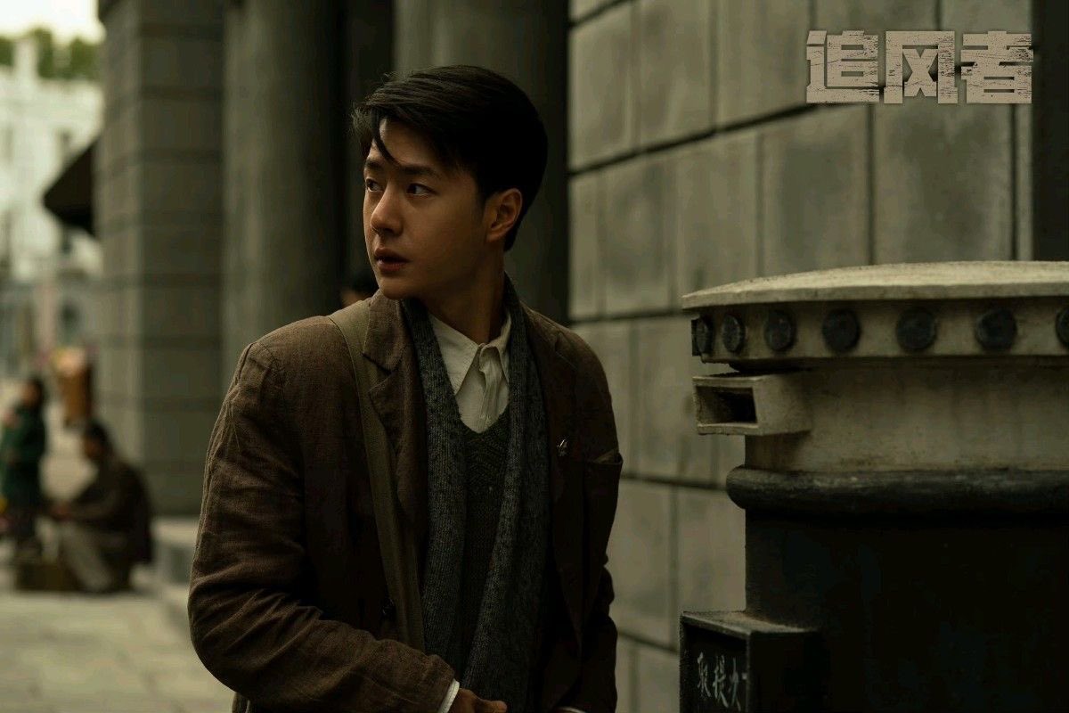 คิดถึงพี่ดารา คนอื่นตำนานอะไรไม่รู้ แต่พี่คนนี้ตำนานพระเอกเมียตาย ไม่ว่าจะยุทธภพหรือสาธารณรัฐ ก็ร้องไห้เพราะเสียเมีย