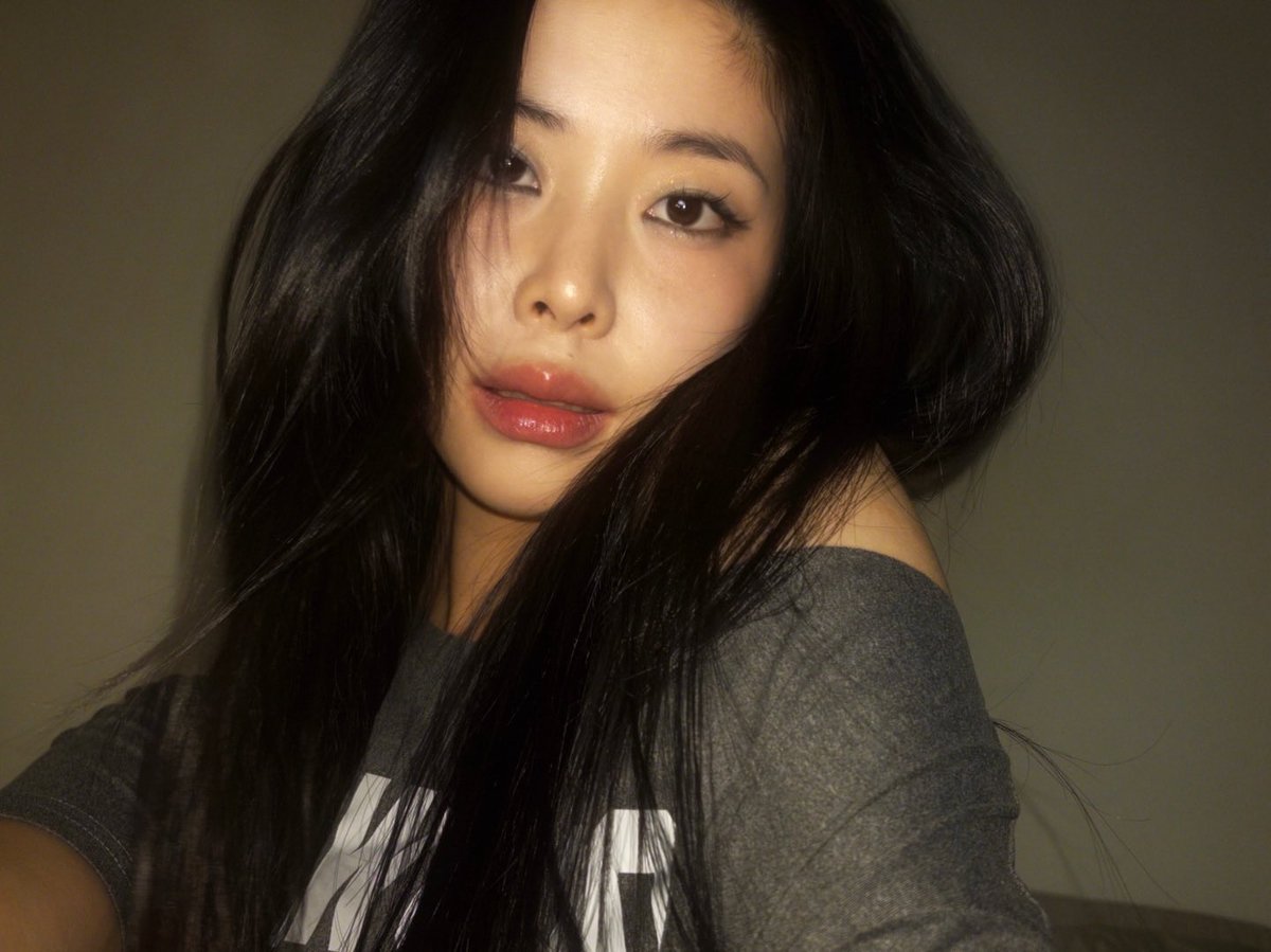 gwsnstagram's tweet image. [#MINJU] 📸 minjujuuu post 
(🎵 Amber Mark - Sweet Serotonin)

#공원소녀 #GWSN #민주 

(1/2)