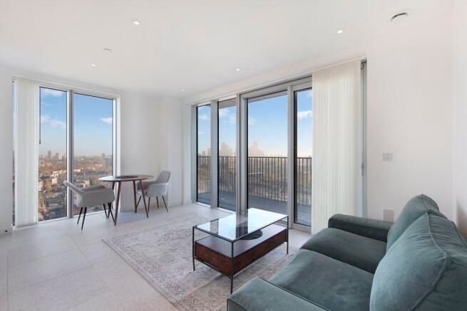 LookProperty's tweet image. TO LET 🏡

5 Tapestry Way , Whitechapel 📍

£2,400pcm 💷

- New Build 15th Floor Apartment
- Fully Furnished
- Amazing Views Across London
- Cinema Room
- Gymnasium
- 24hr Security
- Concierge Service
- Energy Rating B 

rightmove.co.uk/properties/169…