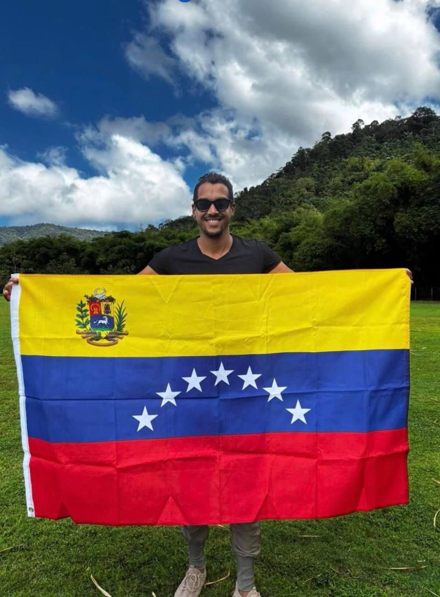 ‼️Hoe socialisme  alles kapot maakt ‼️

Gevoelens van Venezolanen

"Ik ga dit ga één keer zeggen, en het kan me niet schelen of mensen zich er ongemakkelijk bij voelen.

Als je nooit in Venezuela hebt gewoond
Als je er niet bent opgegroeid
Als je niet hebt gezien hoe je land in