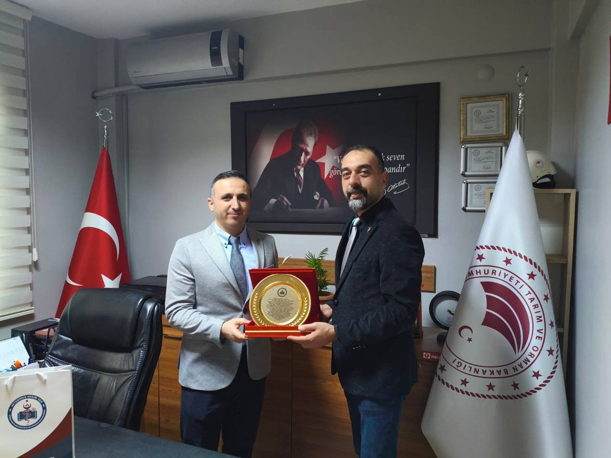 📍Kocaeli

Genel Başkanımız Elif Budak Mutluer, Genel Başkan Yardımcılarımız Esre Karayılan, Ali Şen ve Ahmet Kadir Sayılır tarafından Kocaeli  Veteriner Sınır Kontrol Noktası Müdürü Sayın Halil Gökçe’ye hayırlı olsun ziyareti yapıldı.

Kurum Müdürümüze yeni görevinde başarılar