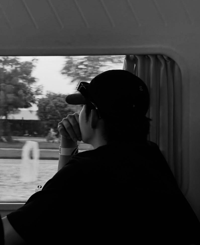 flywithtimo's tweet image. made the most of the final f1 race in abu dhabi. watching the race was an amazing experience and a perfect way to wrap up my 2025. looking forward to more f1 adventures this year. happy new year!