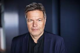 Was wir jetzt bräuchten, ist ein Macher und Krisenmanager mit Weitblick.
So einen wie Robert #Habeck!