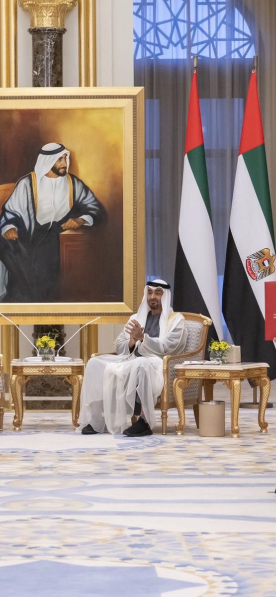 الزعيم الأقوى نفوذاً في العالم
حكيم العرب مرجع الشرق الأوسط  
في الحكمة والسياسة والقرار
  قائدٌ تُصنع عنده المعادلات
 وتُحترم برؤيته الأمم
#محمد_بن_زايد 🇦🇪🫡