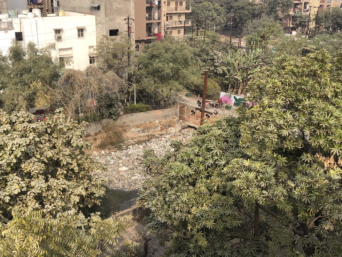 MissBisht's tweet photo. @noida_authority @CeoNoida शहरों की जान नोएडा, कूड़े की ख़ान नोएडा
Can anyone please look into this matter?? https://t.co/gU1uIQ8Qt8