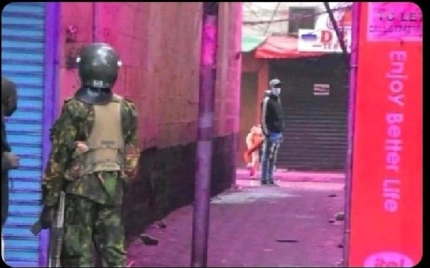 NathanWonder246's tweet photo. Afande: If you're done voting go home.
Me: Nawe go home. https://t.co/rXh1ZrosNe