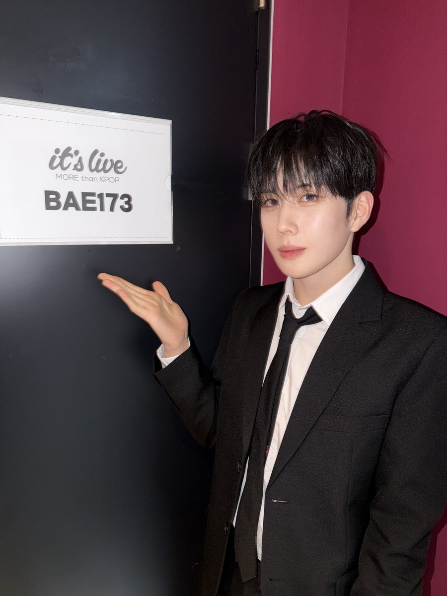 BAE173_member's tweet image. [#영서]

엘스 오늘도 파이팅😉

#BAE173 #비에이이173 
#YOUNGSEO