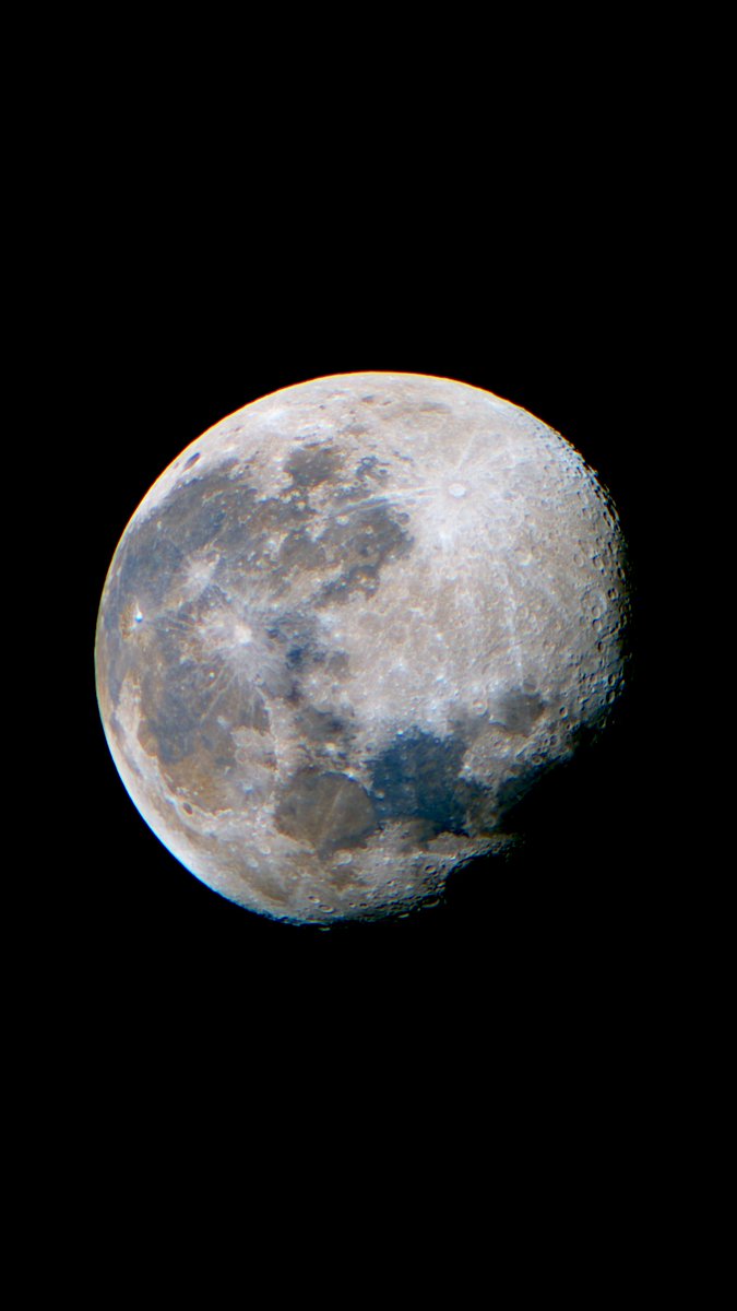 Seestar_astro's tweet image. Check out this stunning Moon captured by @jean_vpcs using the Seestar S50, stacked from 5 min 30 sec of video.

Crisp details. Beautiful contrast. All from a smart telescope.
So… does this surprise you too? 👀

#Seestar #SeestarS50 #Moon #Lunar #Astrophotography #SmartTelescope