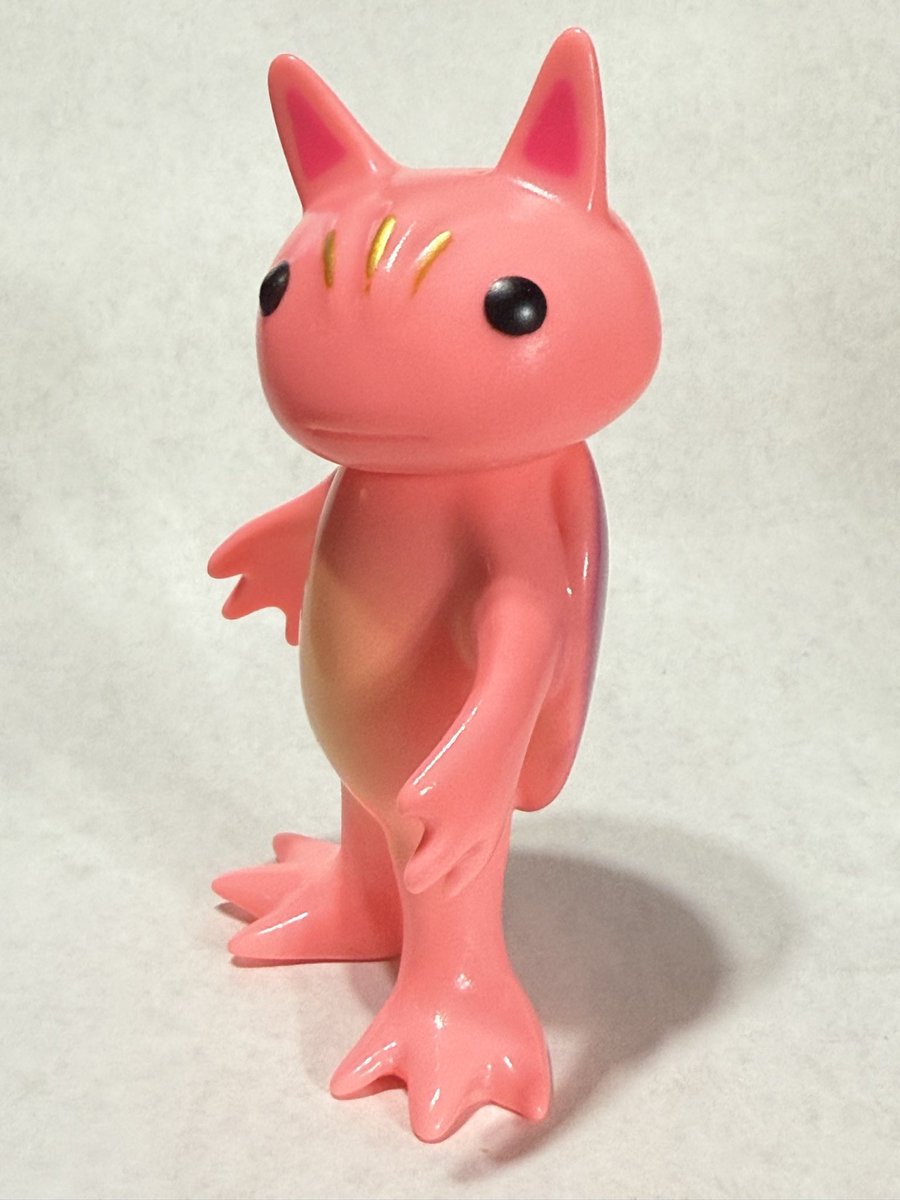 ネコカッパのソフビ トランスポップよりブルーとピンクが近日発売の予定