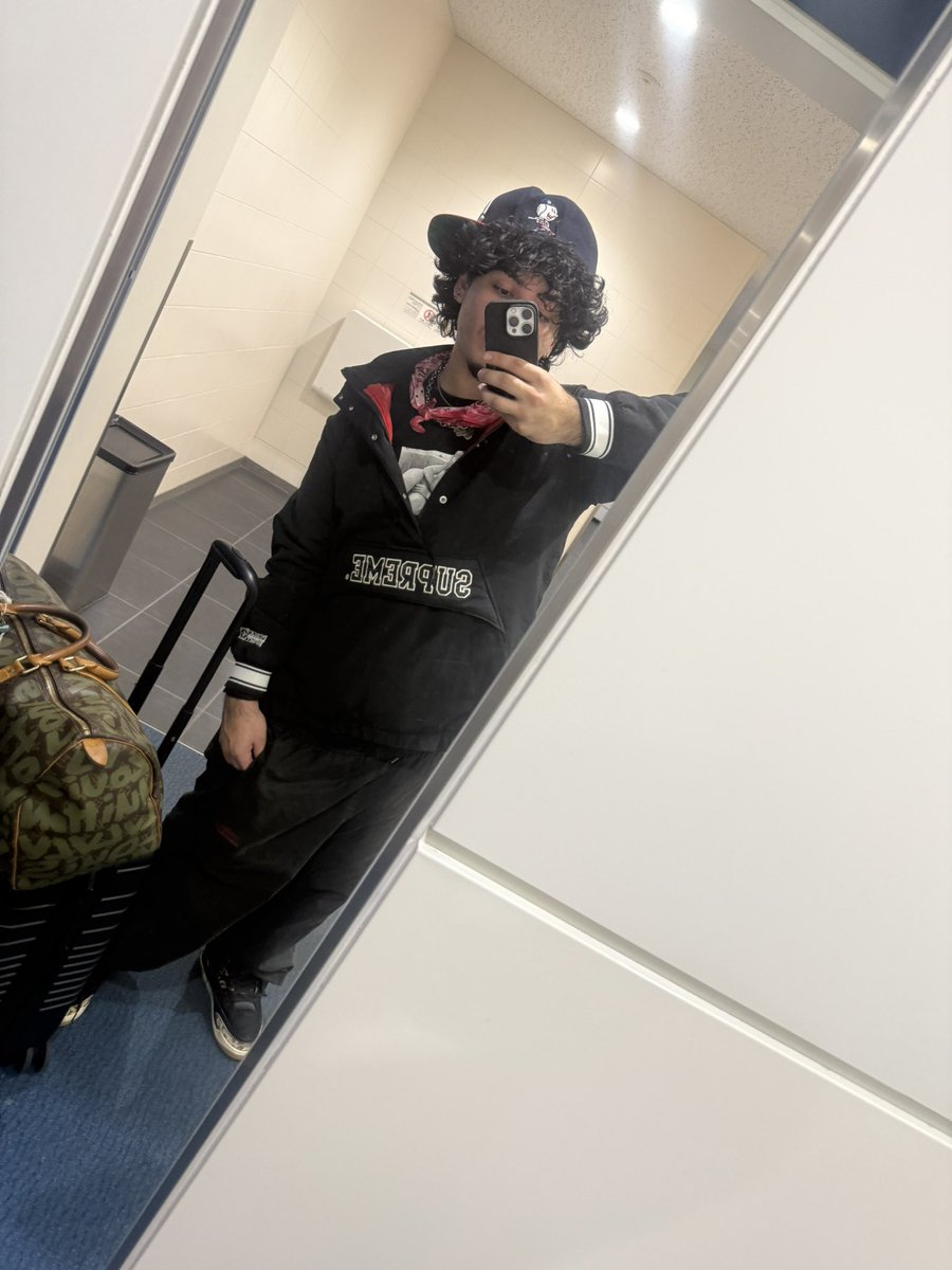 𝔅𝔢𝔫𝔧𝔦✰ tweet media