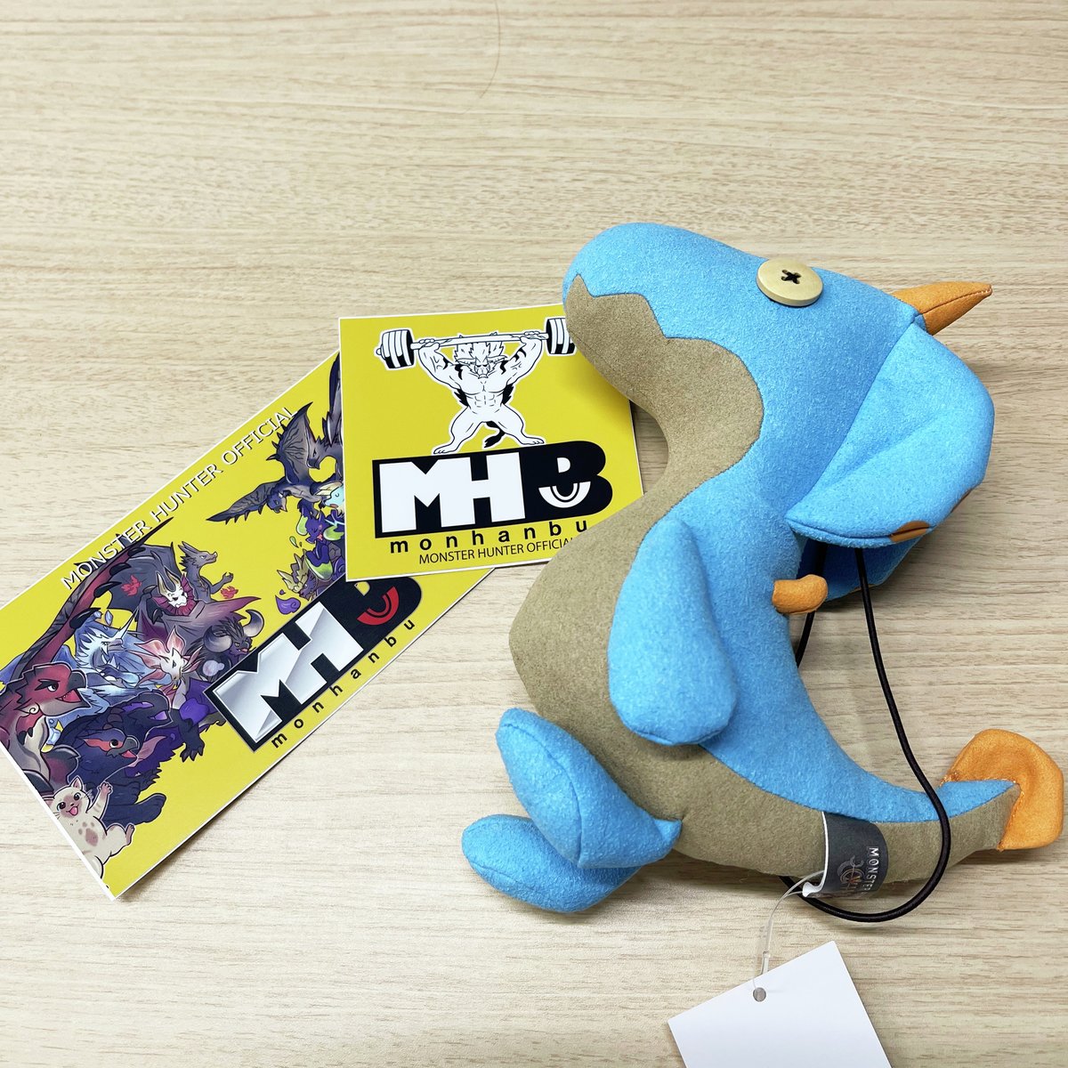 CAPCOM_MHB's tweet image. モンスターハンターフェスタ’26
モンハン部企画「匠の工房」展示会 参加者募集中！
締め切りは1月14日まで

参加記念品としてこちらをご用意！
・モンハン部ステッカー
・ラギアクルスぬいぐるみ
・ＭHB特製【匠】Tシャツ

詳しくはこちらをチェック！
monsterhunter.com/mhb/festa-taku…
#モンハン部…