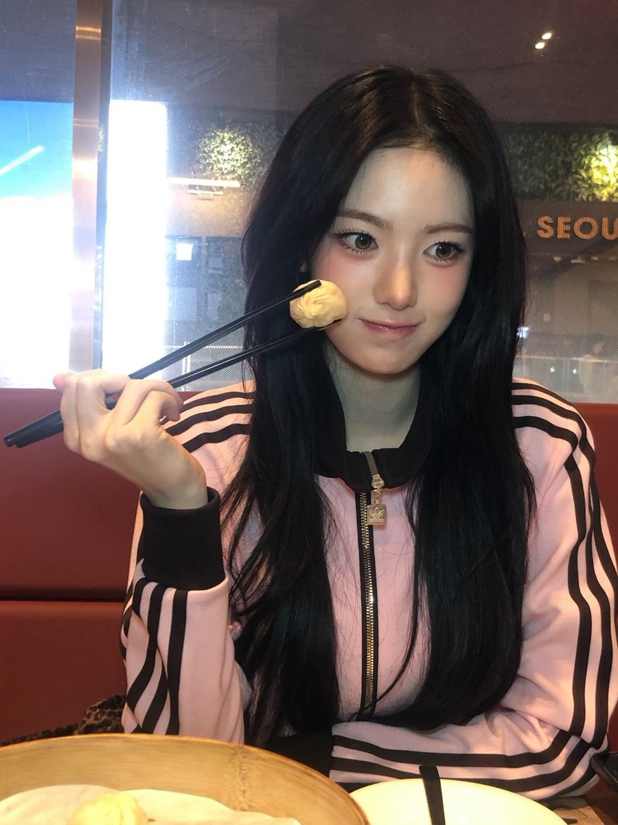 설 tweet media