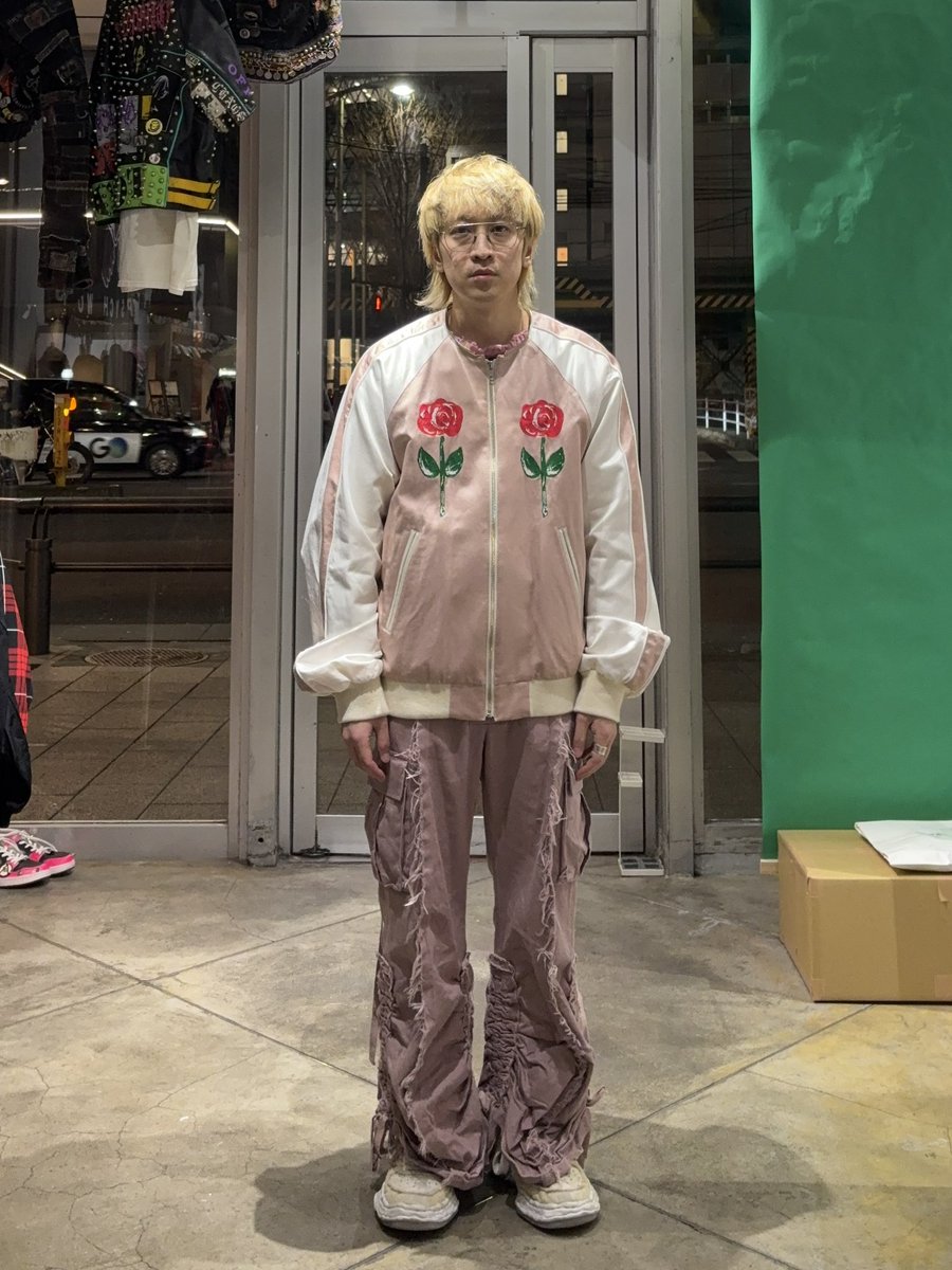 KANE_KID_ILL's tweet image. 僕も愛用してるボウタイスカジャンのサンプルもあります🎀
(諸条件につき表情は気にしないでください)
サンプルはボウタイの着脱ができないのですがその分特別価格になってます💕

Prirce: ¥44,220-(60%OFF)
kidillroom.com/?pid=181753423

#kidill #samplesale #今年はXも頑張る