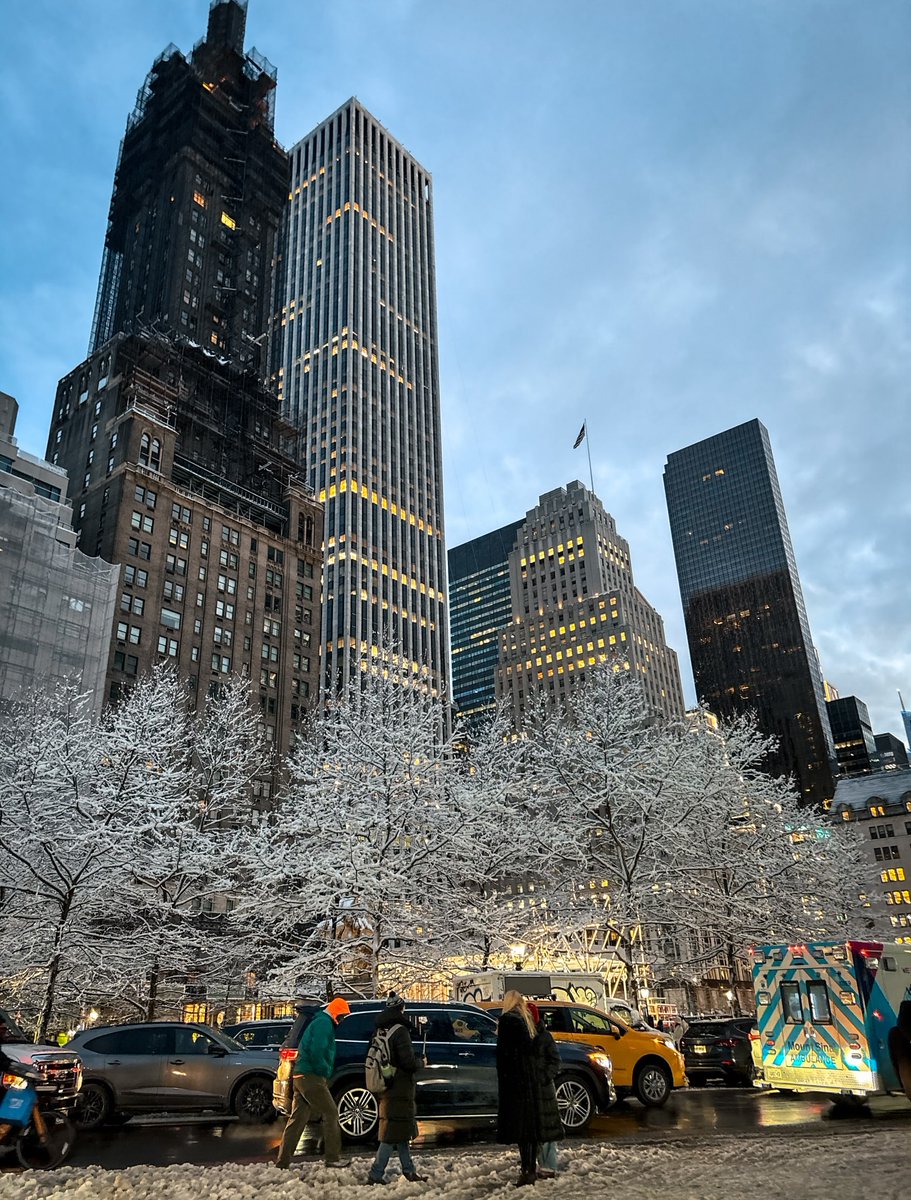Christmas New York Pictures | Download Free Images on Unsplash, image size:911x1200