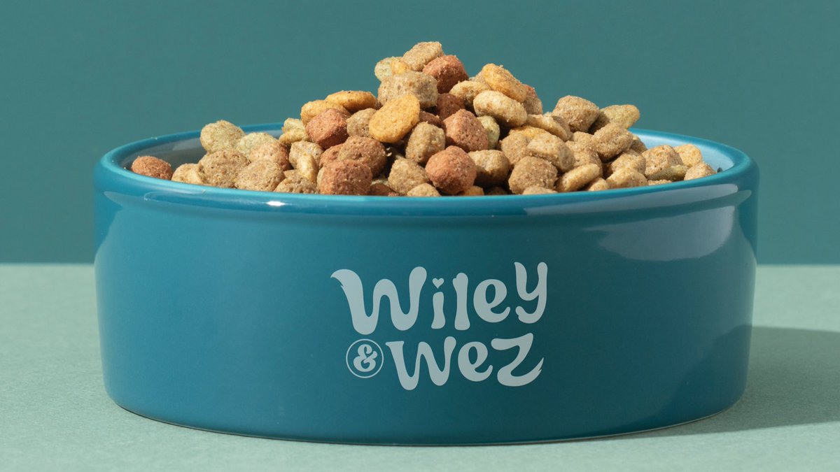 heshanwasala's tweet photo. Brand identity &amp; packaging design for Wiley &amp; Wez 🐾

#branding #Packaging #petbrand #EcoFriendly #BrandIdentity https://t.co/KBMjqMM7ca