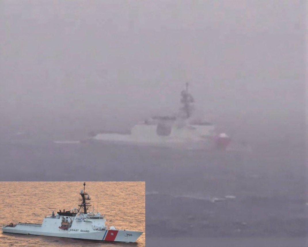 🇺🇸🇷🇺 BREAKING:

Photos have emerged showing a U.S. Coast Guard cutter pursuing the Russian-flagged oil tanker Bella 1, previously linked to Iran and under sanctions, after it slipped away from the Venezuelan coast.

The vessel is currently navigating the waters between Scotland