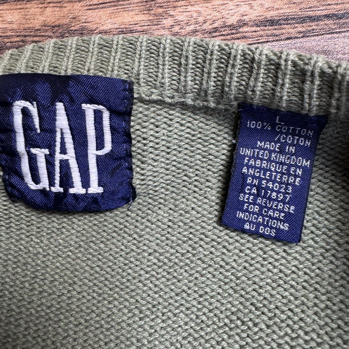 UnionWith87240_'s tweet image. OLD GAP
90s前半／MADE IN U.K.
コットンニット、この条件は今ほんと減ってます。

#oldgap #vintageknit