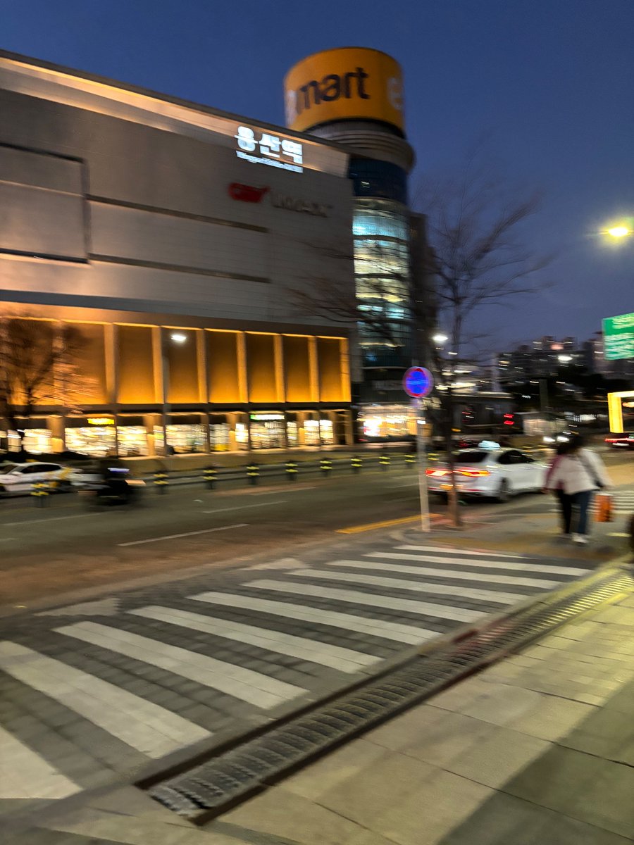 近くにいるのに出遅れたㅠㅠ
LISTENING PARTY 参加したかったー