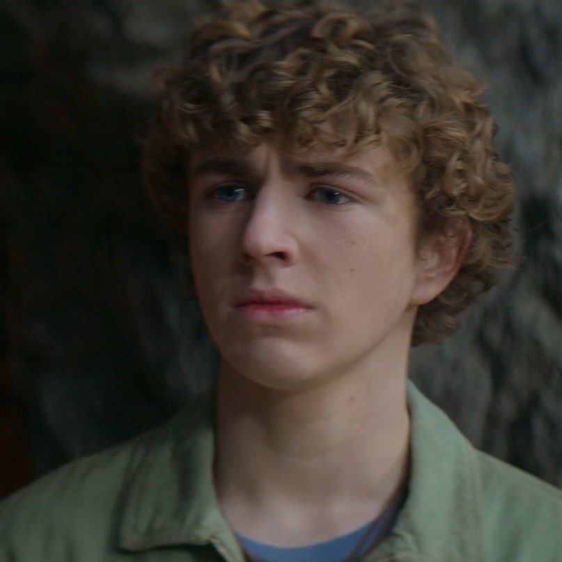 theapercababies's tweet photo. Walker this season is crazy…. everyone’s acting is sooooo good and improved so much this season (not that it was ever bad) but walker’s performance in every episode just keeps getting better and better and keeps blowing my mind. his range in this season alone is insane. https://t.co/ORtQfi2KSr