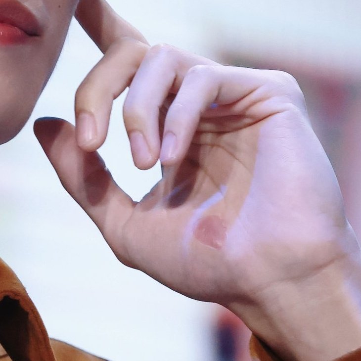 มือคนเก่งดีขึ้นแล้ว 🥺

PONDPHUWIN WITH DRTONY

#DrtonyxPondPhuwin
#ppnaravit #phuwintang