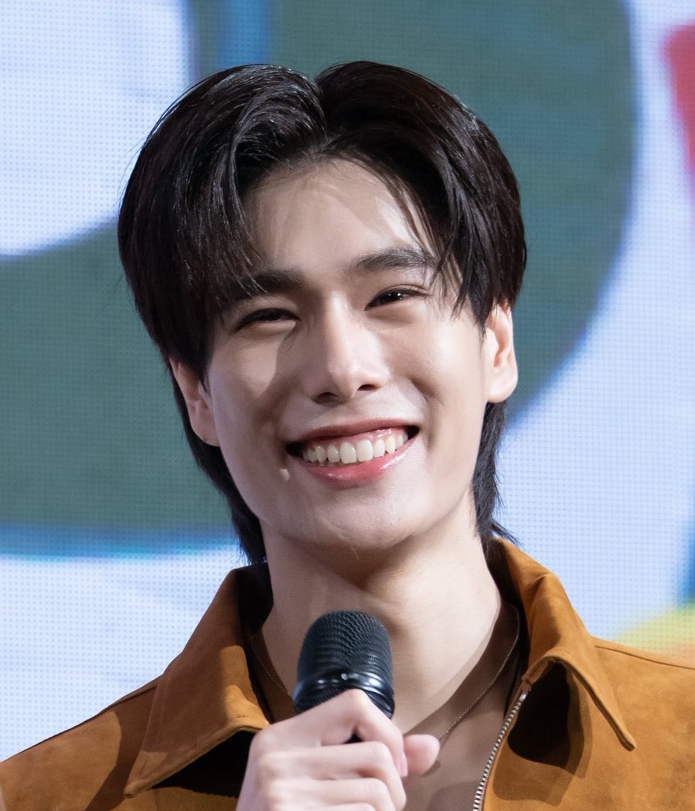 หนูน่าเอ็นดูมากจังเลย😭🥺🎀🤏🏻🤏🏻 ผมทรงนี้ของหนูโคตรน่ารัก รู้ตัวมั้ยเนี่ย ชอบที่มานทำให้แก้มกลมๆของหนูเด่นม้ากกกกมากกก เวลายิ้มจนเห็นตาขีดก็เห็นชัดแจ๋วเลย จิ๋วววว หนูน่ารักสุดๆไปเลย🥺🤲🏻💞💞💞

PONDPHUWIN WITH DRTONY

#DrtonyxPondPhuwin