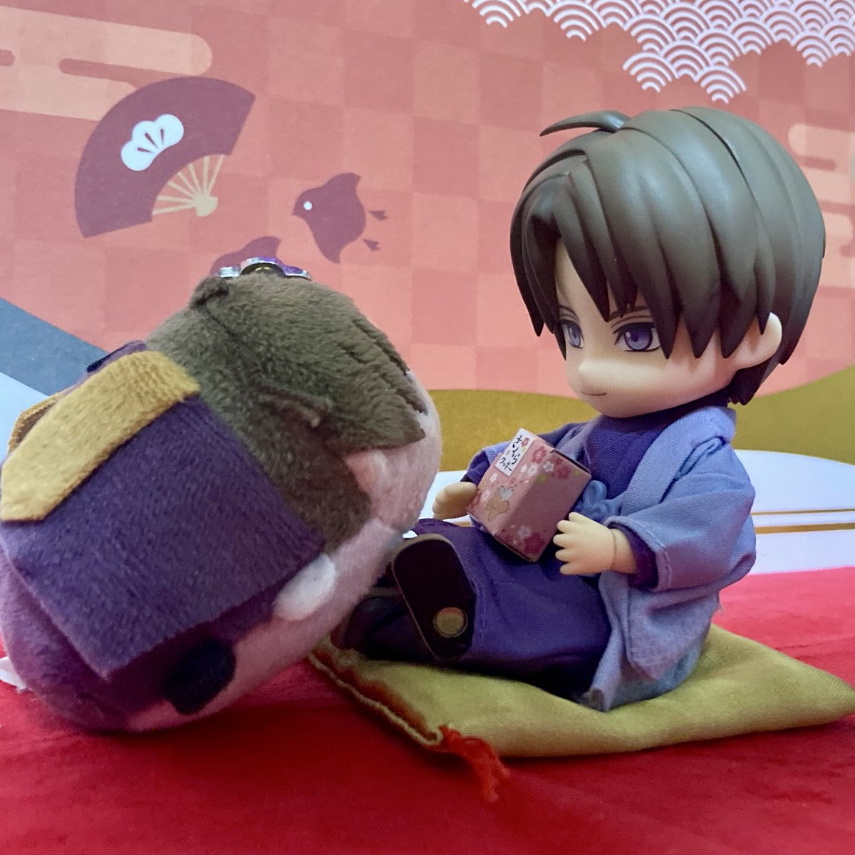 おもちに飽きた？じゃあ、クッキーたべるか？