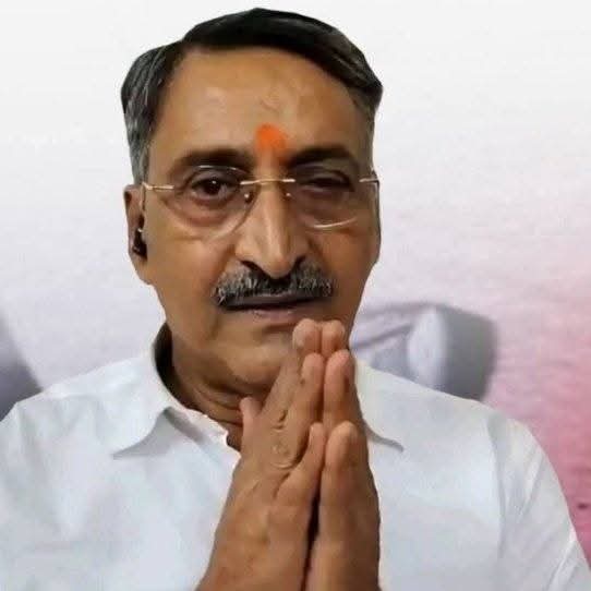 अनिल मिश्रा केस में Supreme Court में SLP की तैयारी 🚨

पुलिस की गलती का फायदा आरोपी को कैसे? इन Supreme Court Judgments के आधार पर चुनौती दी जाएगी

मध्यप्रदेश हाईकोर्ट (ग्वालियर बेंच) के 47 पेज के आदेश के बाद यह साफ है कि मामला यहीं समाप्त नहीं होता। हाईकोर्ट ने यह माना कि: FIR