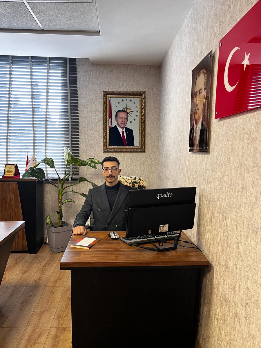 #Mardin için her zaman nöbetteyiz.. 

Bugün İl Gençlik Kolları Başkanlığımızda Nöbetçimiz Dış İlişkiler Başkanımız Sn.Zafer Burak SARIGÜL'dür.

✍️ Soru ve görüşleriniz için kendisini ziyaret edebilirsiniz.

Nöbet Saatimiz
⏰10:00-16:00