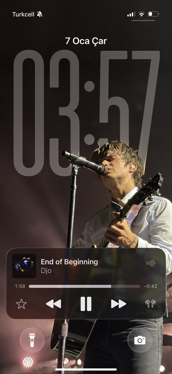 03:57, this song, this mood. 🤎