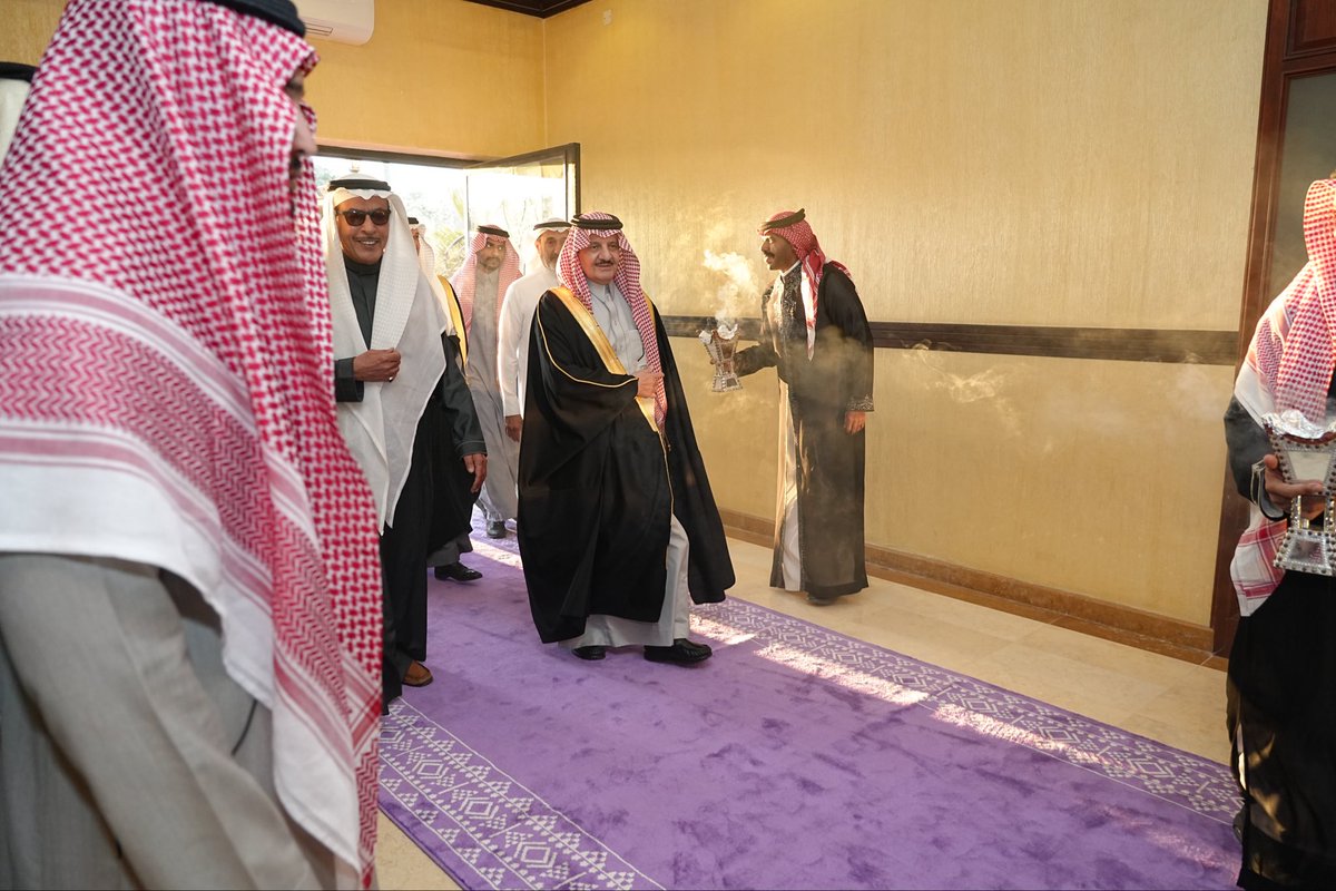 arfajfamily's tweet photo. تشرفت أسرة آل عرفج اليوم الثلاثاء ١٧ / ٧ / ١٤٤٧ هـ
الموافق ٦ / ١ / ٢٠٢٦ م 
بزيارة صاحب السمو الملكي الأمير سعود بن نايف آل سعود أمير المنطقة الشرقية
يرافقه صاحب السمو الملكي الأمير سعود بن طلال آل سعود محافظ الأحساء
في زيارة كريمة محل تقدير واعتزاز.

سائلين الله أن يحفظ قيادتنا الرشيدة ويديم عز هذا الوطن.