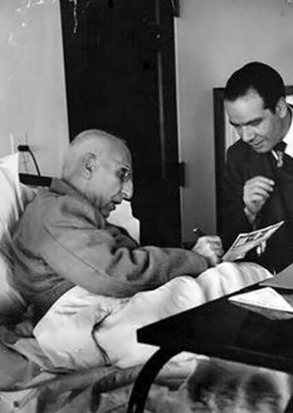 اگر امروز مردم ما زجر میکشن
اگر امروز جوانان ما تو خیابون سلاخی میشن
عاملش این دو حرومزاده هستن

#جاويدشاه‌