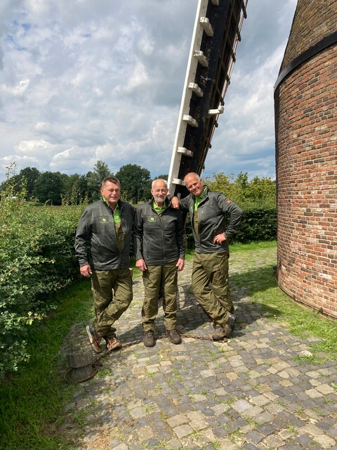LandschapOV's tweet photo. De Molen van Frielink in Fleringen kent een rijke geschiedenis. Maar binnenkort draaien de wieken voor het laatst. Zij zijn dringend aan vervanging toe. Zonder noodzakelijke restauratie staat de molen stil. Help jij mee om Frielink draaiend te houden? https://t.co/Tg9knHxN1p https://t.co/bI4LOlZhgz
