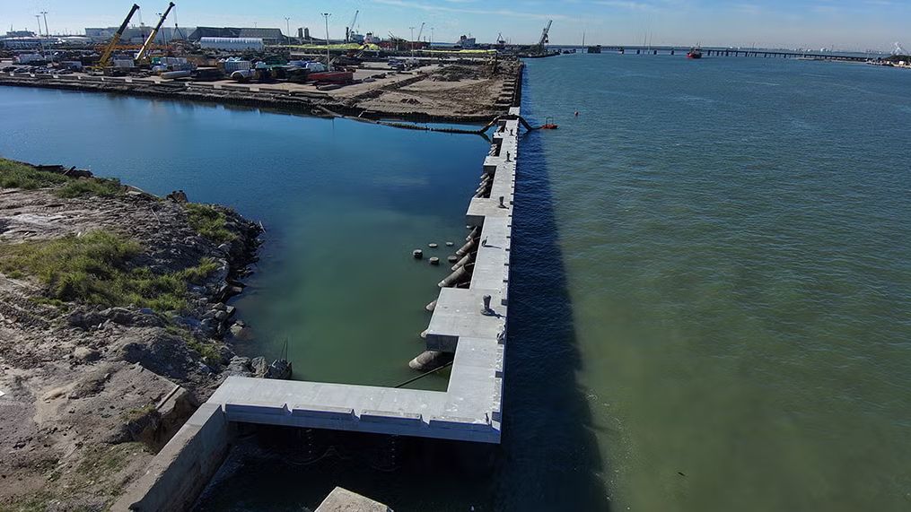 WorldCargoNews's tweet image. ⚫ 🔴 Port of #Galveston invests US$106m to expand #breakbulk and #RoRo capacity: tinyurl.com/5n6kvxry 
@PortofGalveston 
#Ports #USPorts #HeavyLift #ProjectCargo #OffshoreWind #WorldCargoNews