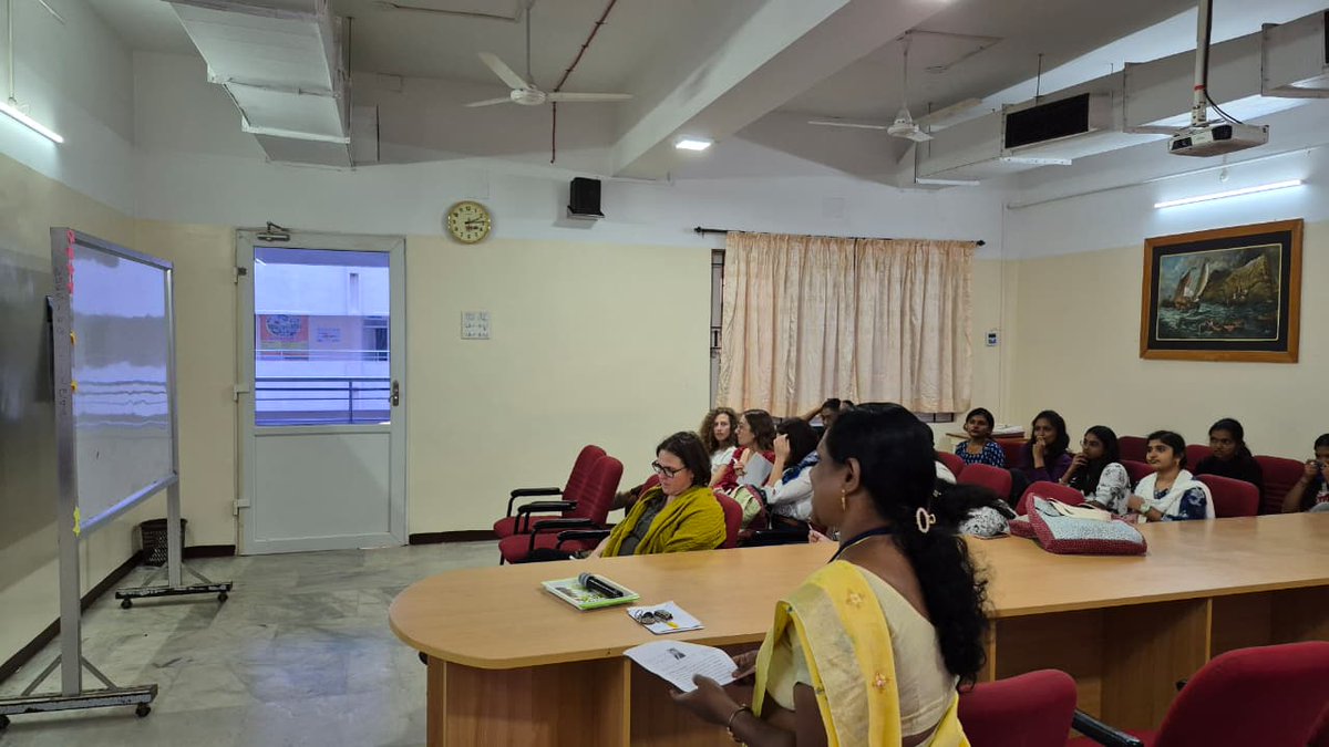 PSGCN1's tweet photo. ☀️ Day 5
🇮🇳 Indian Experience 2026 🇮🇳

Indian experience students visited the  Rural and urban centres where they had orientation about the centres, dressing room, Lab and Pharmacy. They also visited houses in urban slam in peelamedu. https://t.co/pD6tsUxho0