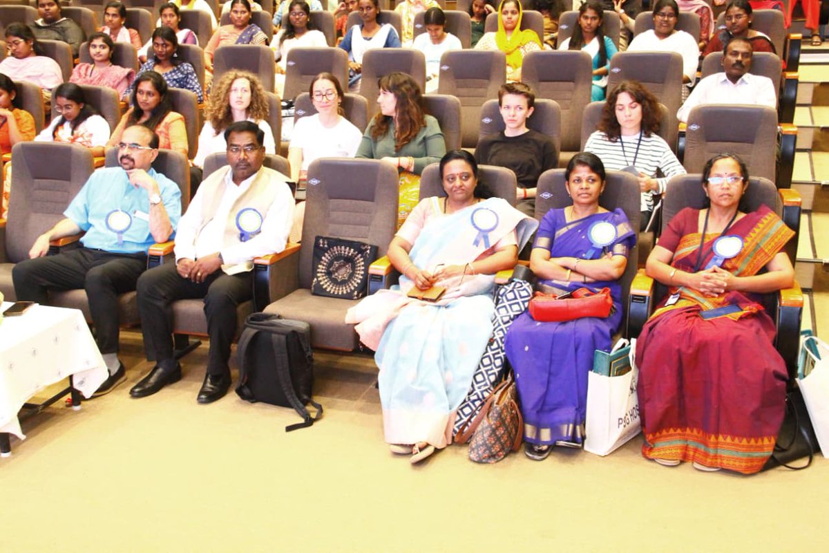 PSGCN1's tweet photo. 🇮🇳 Indian experience 🇮🇳
🌷Day 6 - 3.1.2026
Indian experience students attended International conference on the theme: *Innovative hoslitic Health Integrating traditional therapies*  
The feedback by the Indian experience students was they gained more rich knowledge. https://t.co/o46XSzoMxI