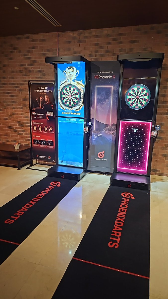 Aardig van Emirates om me in een hotel te stoppen waar je kan darten 👌 #Dubai