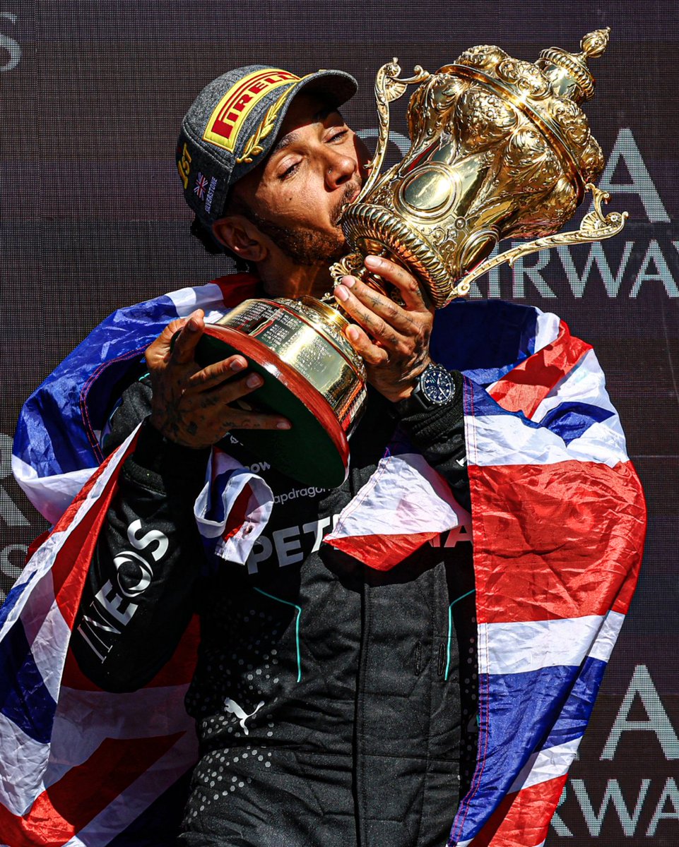 Happy 41st birthday to one of the greatest, Sir Lewis Hamilton 🐐