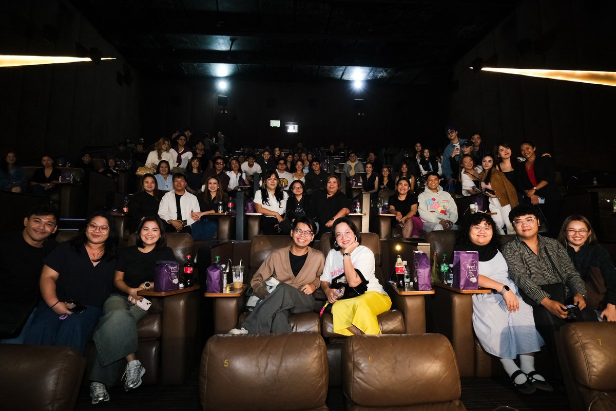 KILIG OVERLOAD for #LoveYouSoBad!

Here’s a look as Tim Yap hosts a special block screening of Love You So Bad with Will Ashley, Bianca De Vera, Dustin Yu, and the Sparkle family ✨

Here are some snaps from today’s event 📸

#TimYap #WillAshley #DustinYu