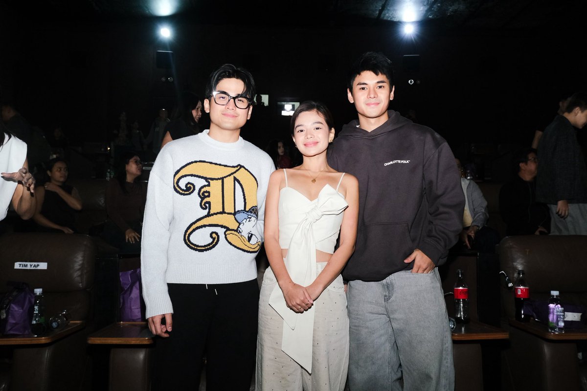 Sparkle_GMA's tweet photo. KILIG OVERLOAD for #LoveYouSoBad!
Here’s a look as Tim Yap hosts a special block screening of Love You So Bad with Will Ashley, Bianca De Vera, Dustin Yu, and the Sparkle family ✨
Here are some snaps from today’s event 📸
#TimYap #WillAshley #DustinYu https://t.co/tTTkvxC1uV