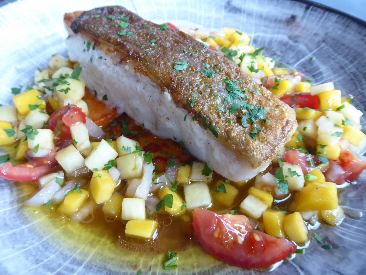 Restaurant Au Cep d’Or, Vevey guidegastronomique.ch/restaurants/re…  #restaurant #vevey #montreux #lausanne #vaud #suisse #switzerland #schweiz #gastronomie  #foodie #foodblog #foodblogger